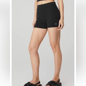 Alo Goddess Ribbed High-Waist Hot Short